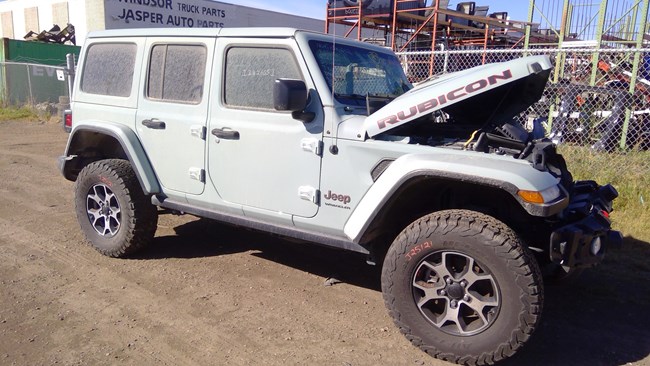 J25121, 23 Wrangler, 2.0L.jpg